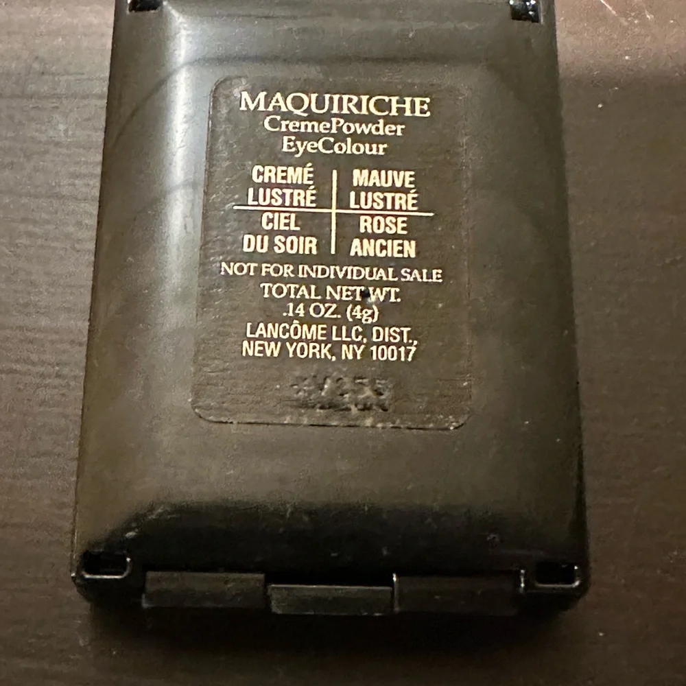 new eye makeup bundle;4 eye shadows; 2 eyeliners; & 1 eyeshadow & blush palette - Picture 2 of 10